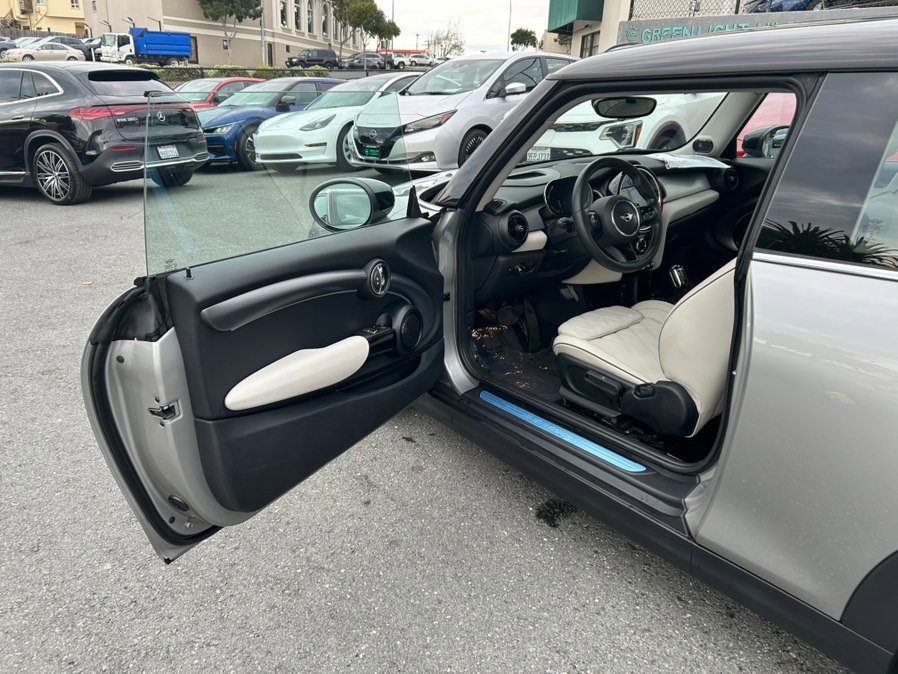 Used 2023 MINI Cooper SE image 9