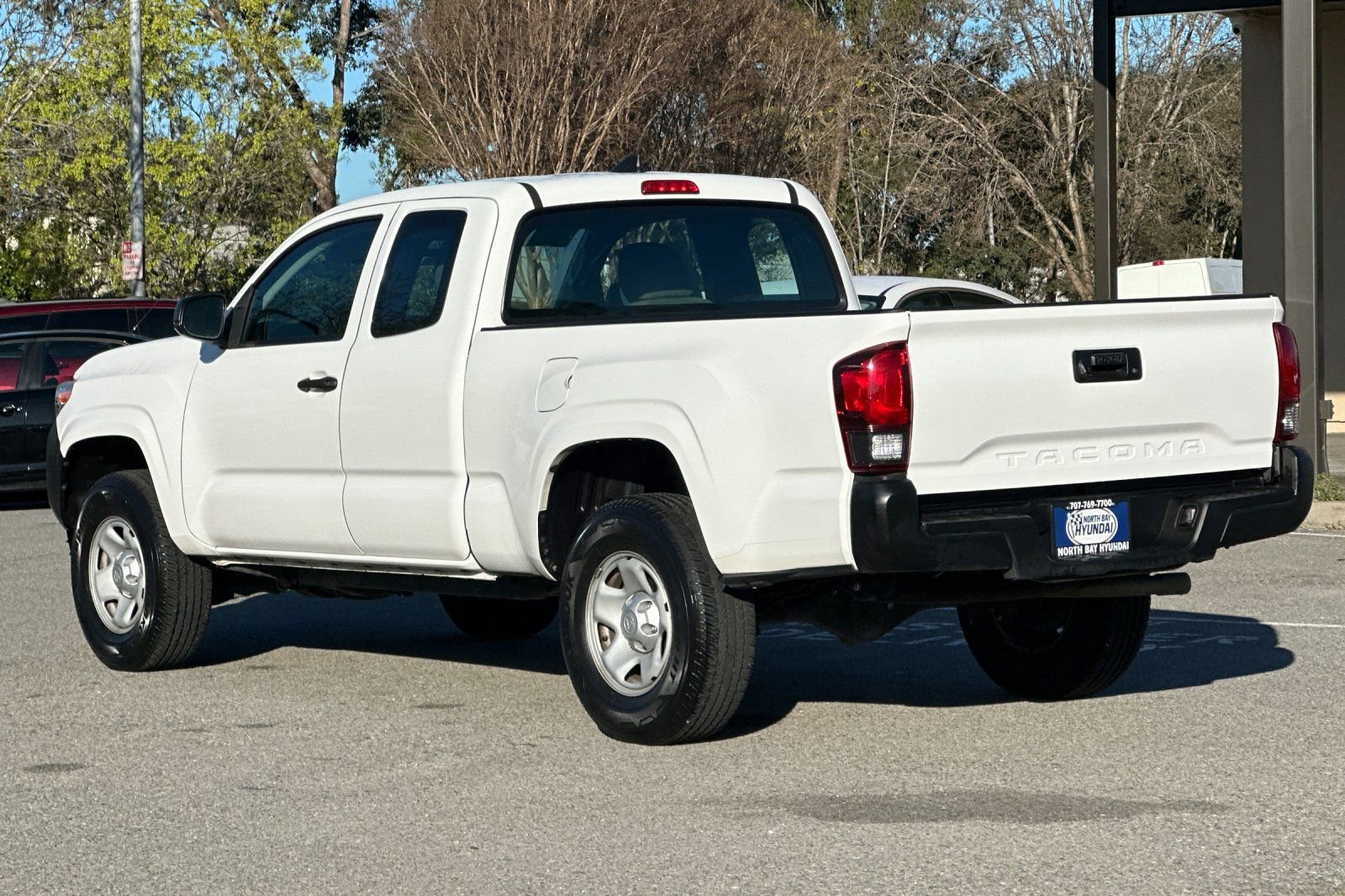 Used 2018 Toyota Tacoma SR image 6