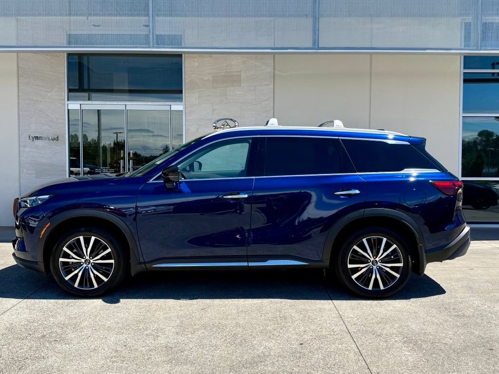 Used 2025 INFINITI QX60 Sensory AWD/4WD image 2