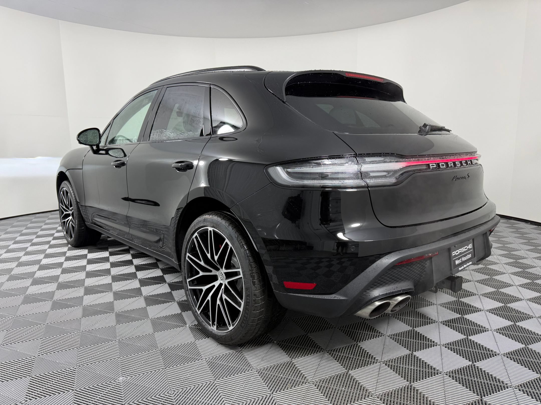 Used 2026 Porsche Macan S AWD/4WD image 3