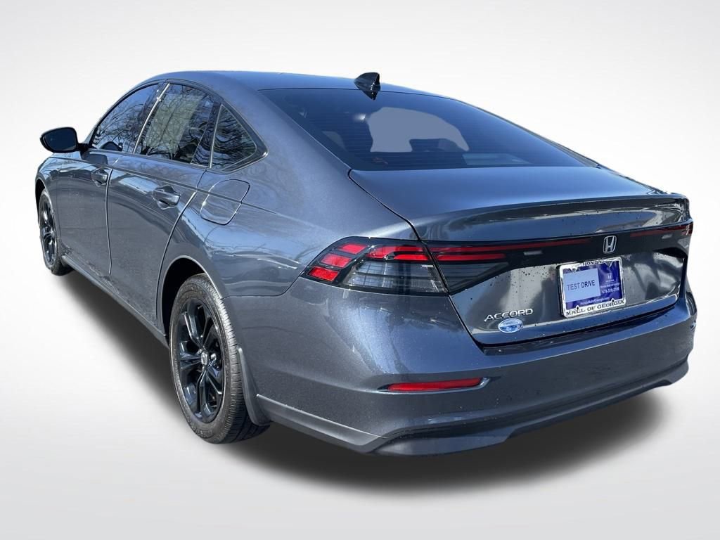 Certified 2025 Honda Accord SE image 4