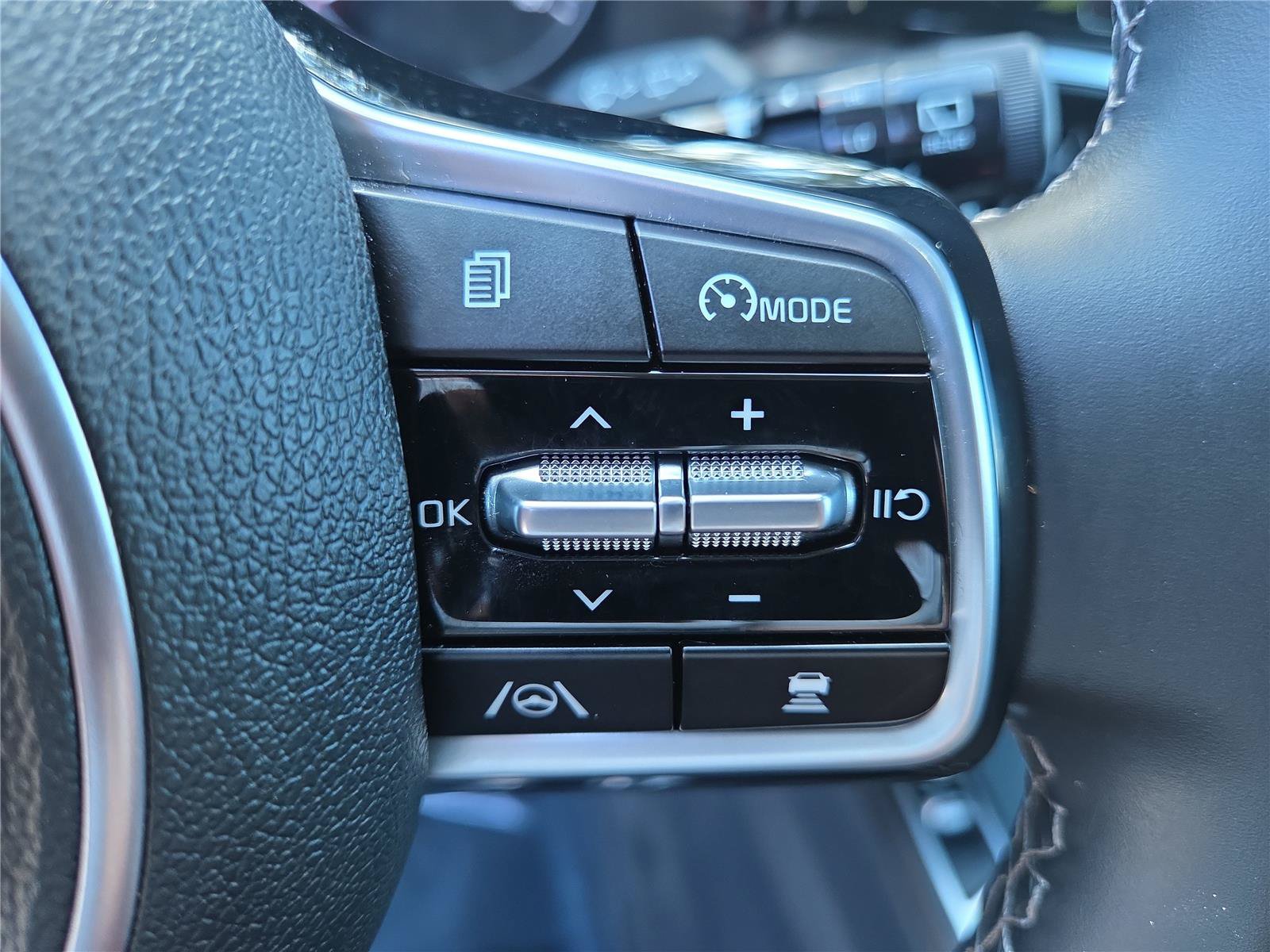 Certified 2021 Kia Sorento EX w/ EX AWD X-Line Package image 20