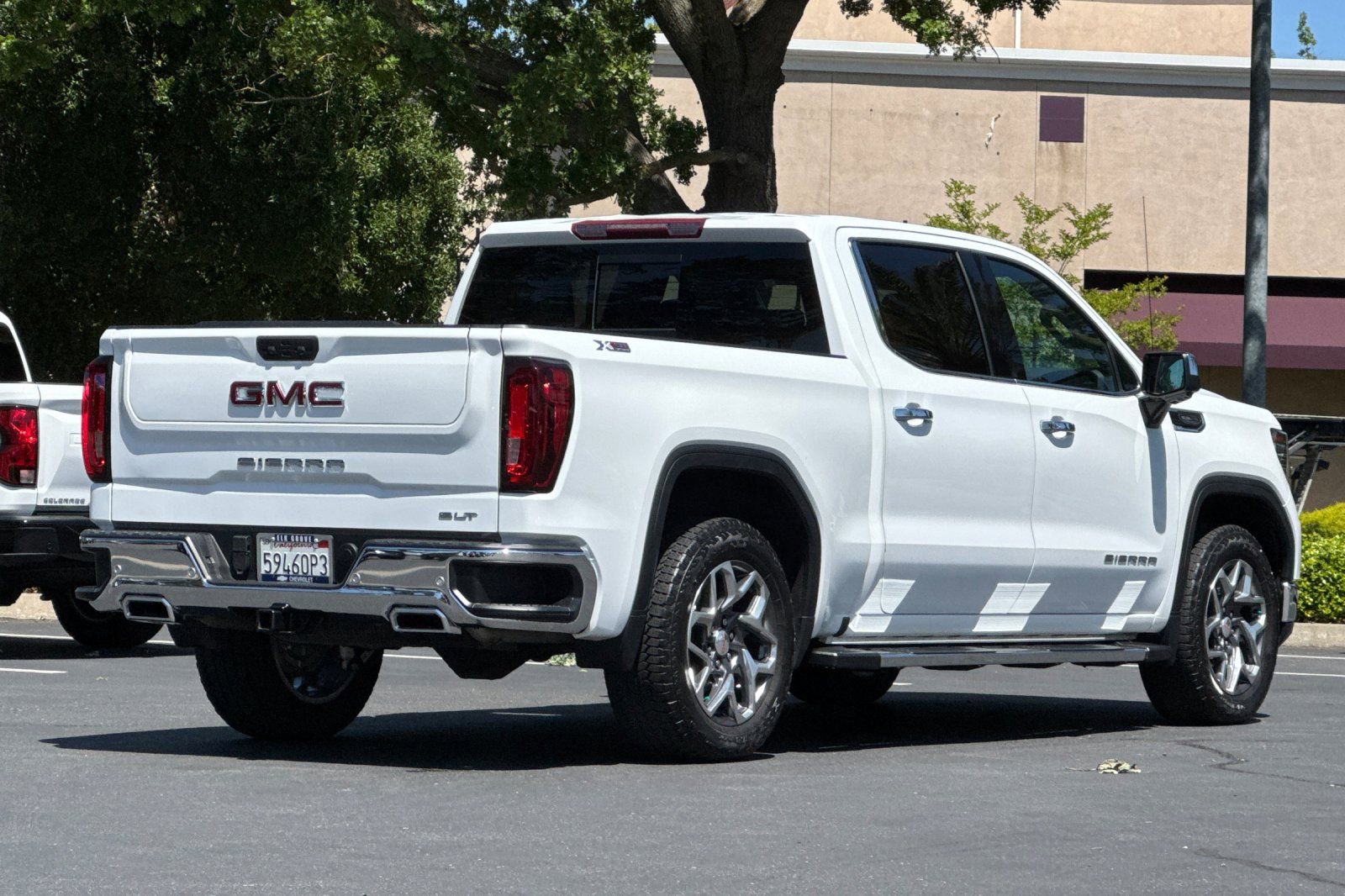 Used 2022 GMC Sierra 1500 SLT w/ SLT Premium Plus Package AWD/4WD image 3
