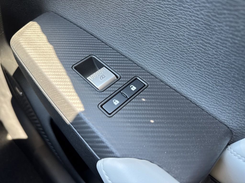 New 2026 Mitsubishi Outlander SEL FWD image 33