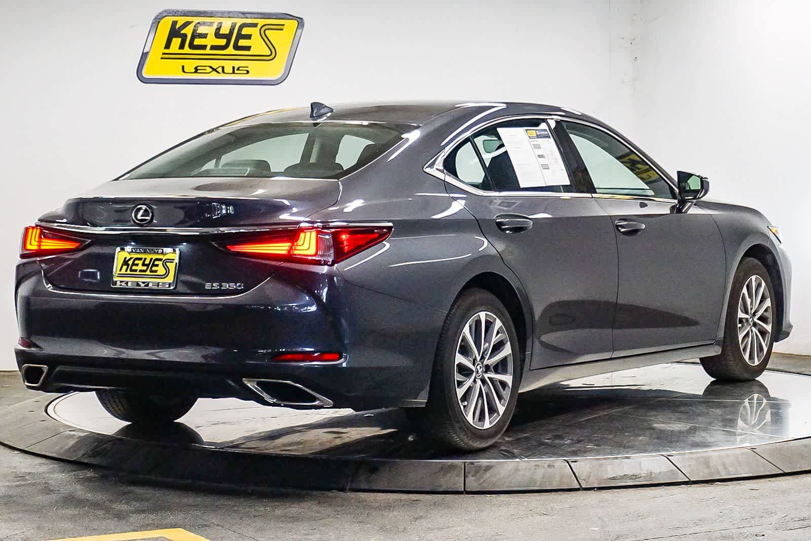 Used 2025 Lexus ES 350 image 4