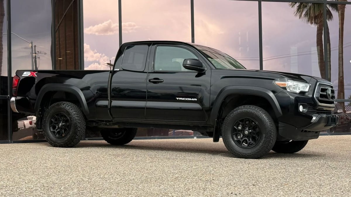 Used 2023 Toyota Tacoma SR5 w/ SX Package AWD/4WD image 16