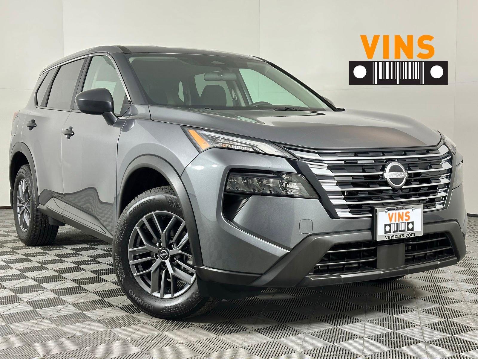 Used 2025 Nissan Rogue S image 1