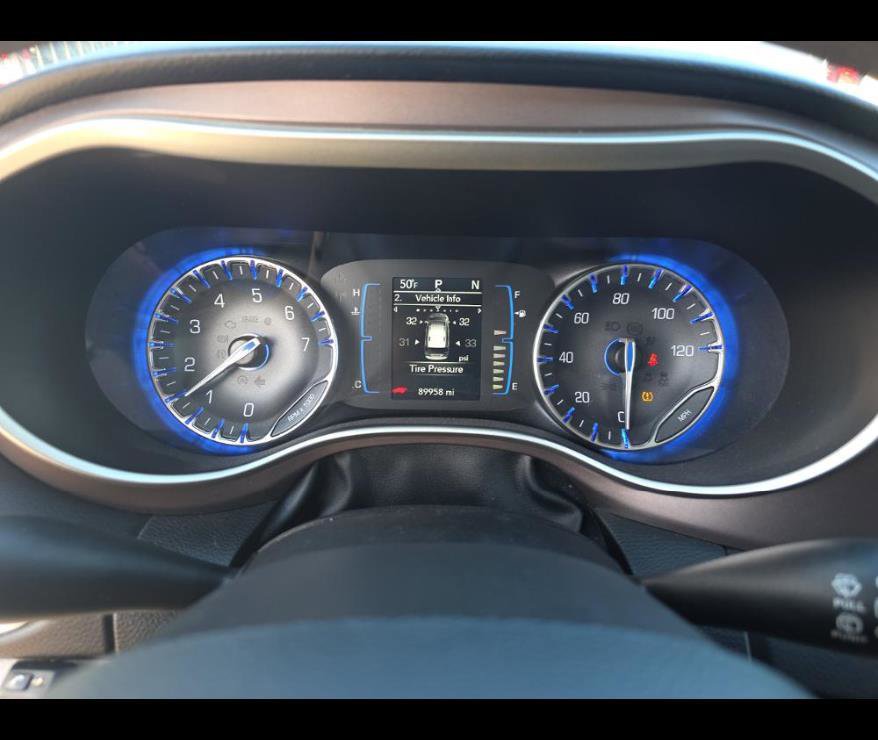 Used 2017 Chrysler Pacifica Touring image 6