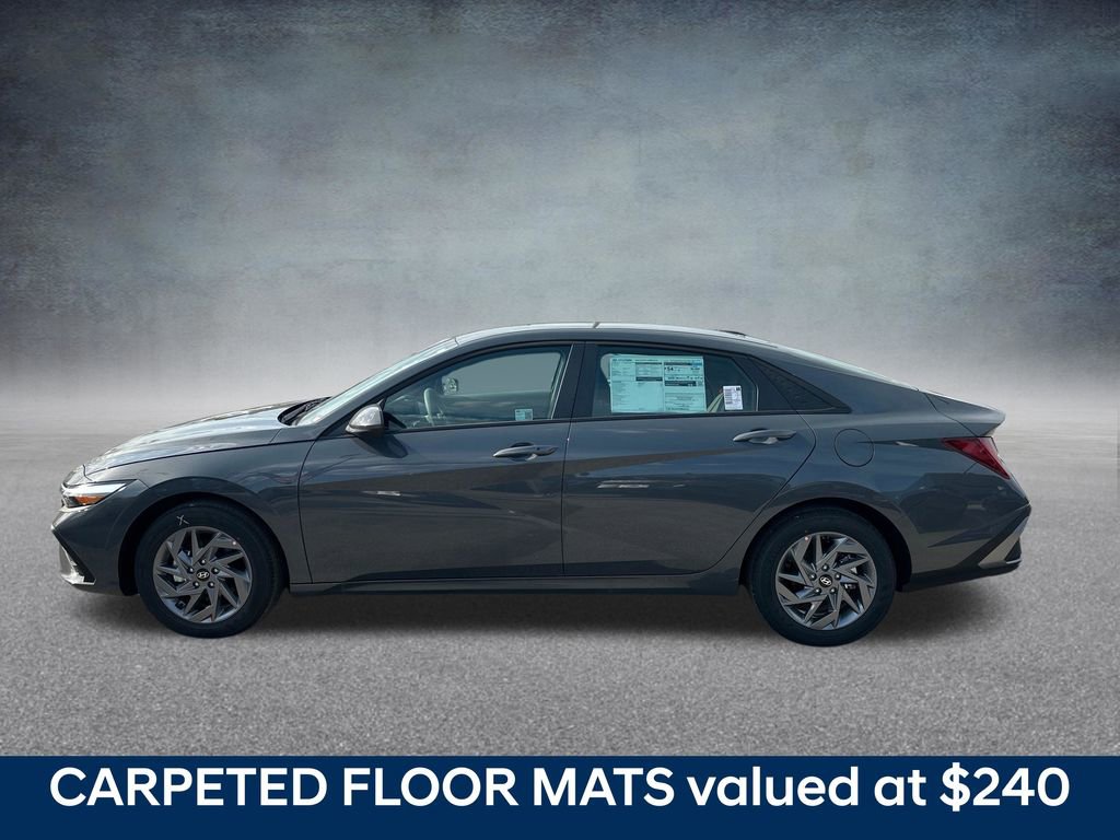 New 2026 Hyundai Elantra Hybrid FWD image 2