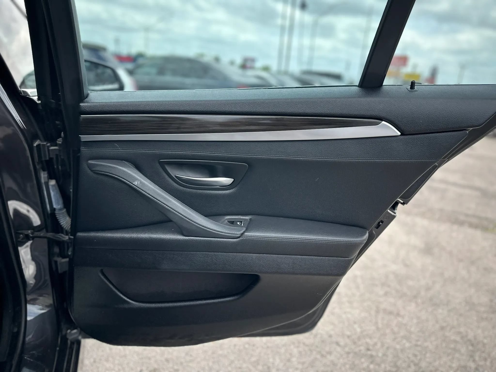 Used 2014 BMW 535d Sedan RWD image 23
