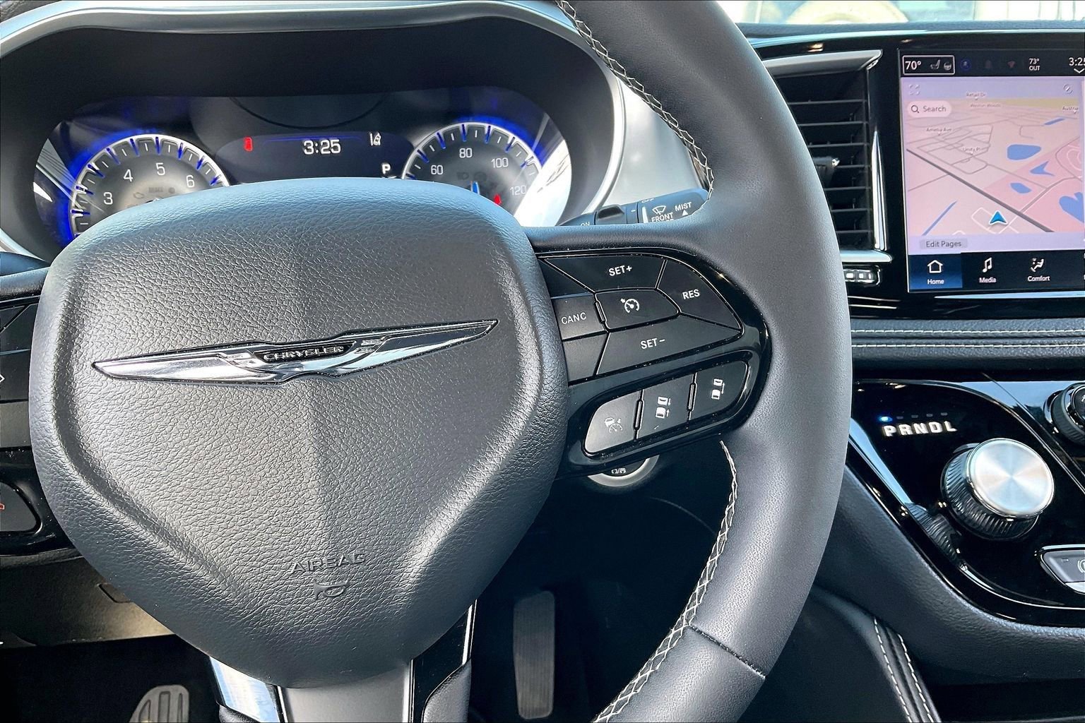 Used 2025 Chrysler Pacifica Limited image 20