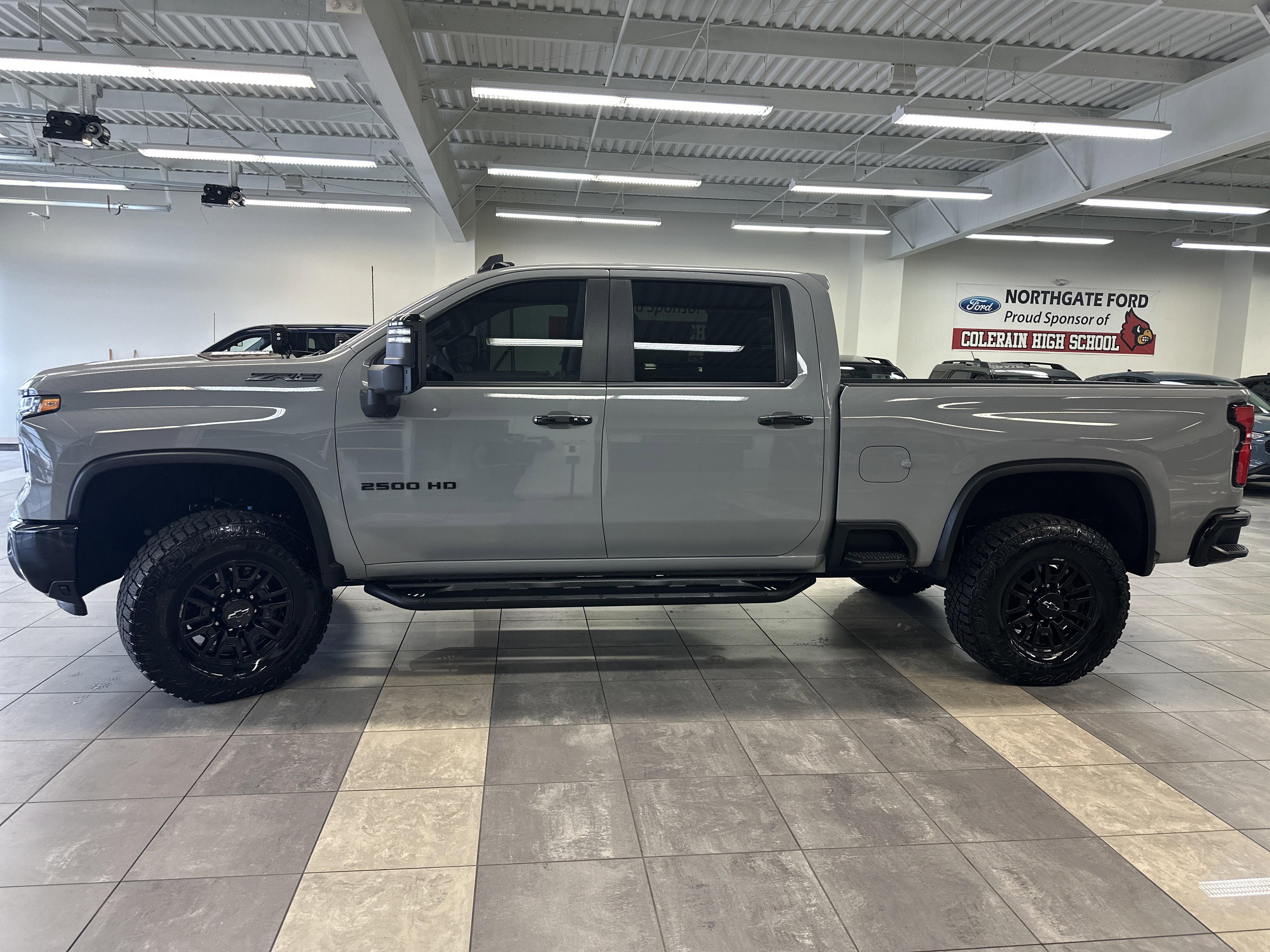 Used 2025 Chevrolet Silverado 2500 ZR2 w/ Technology Package image 17