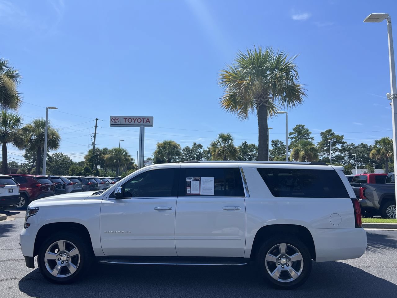 Used 2018 Chevrolet Suburban Premier AWD/4WD image 7