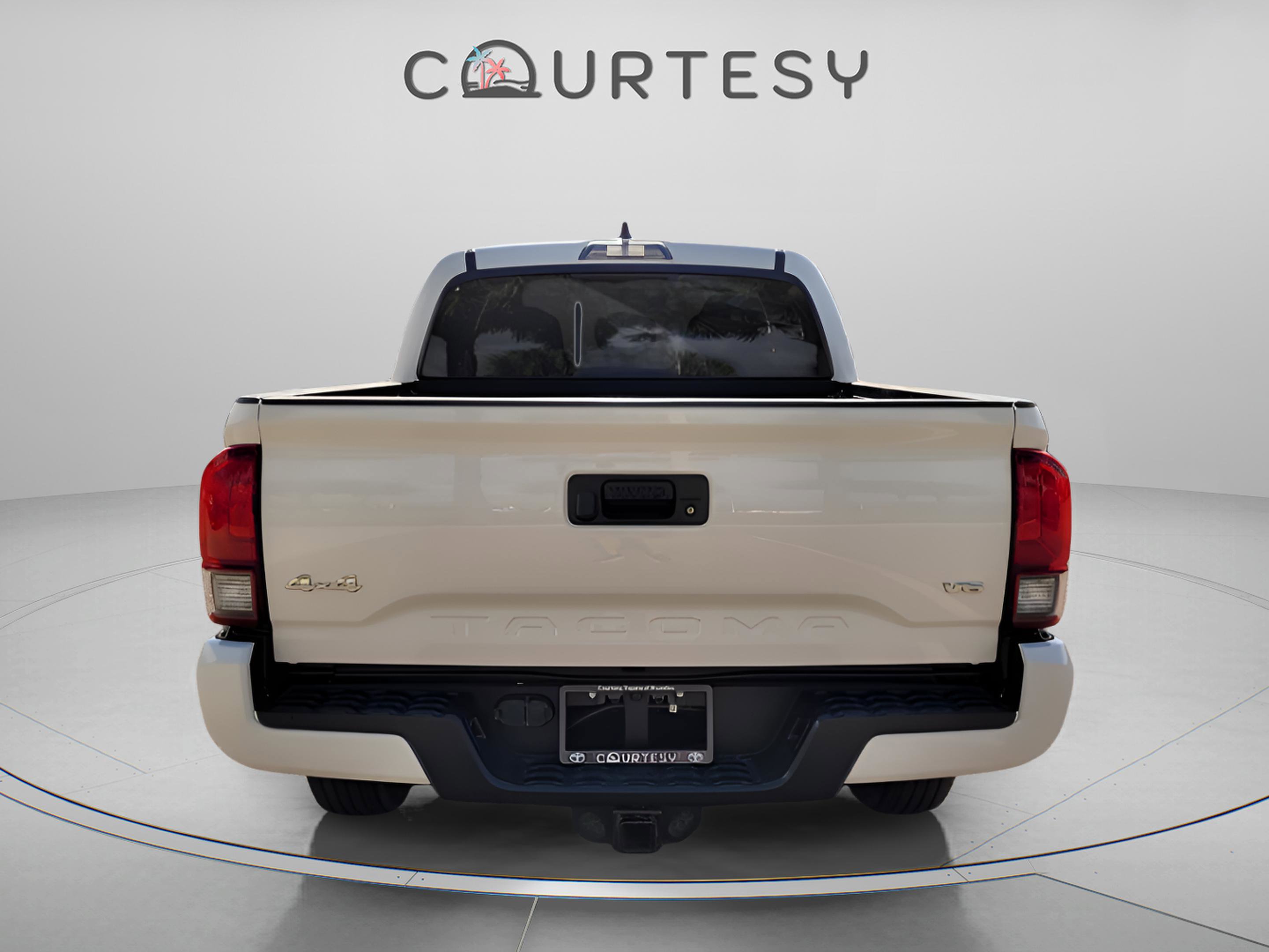 Used 2022 Toyota Tacoma SR image 5