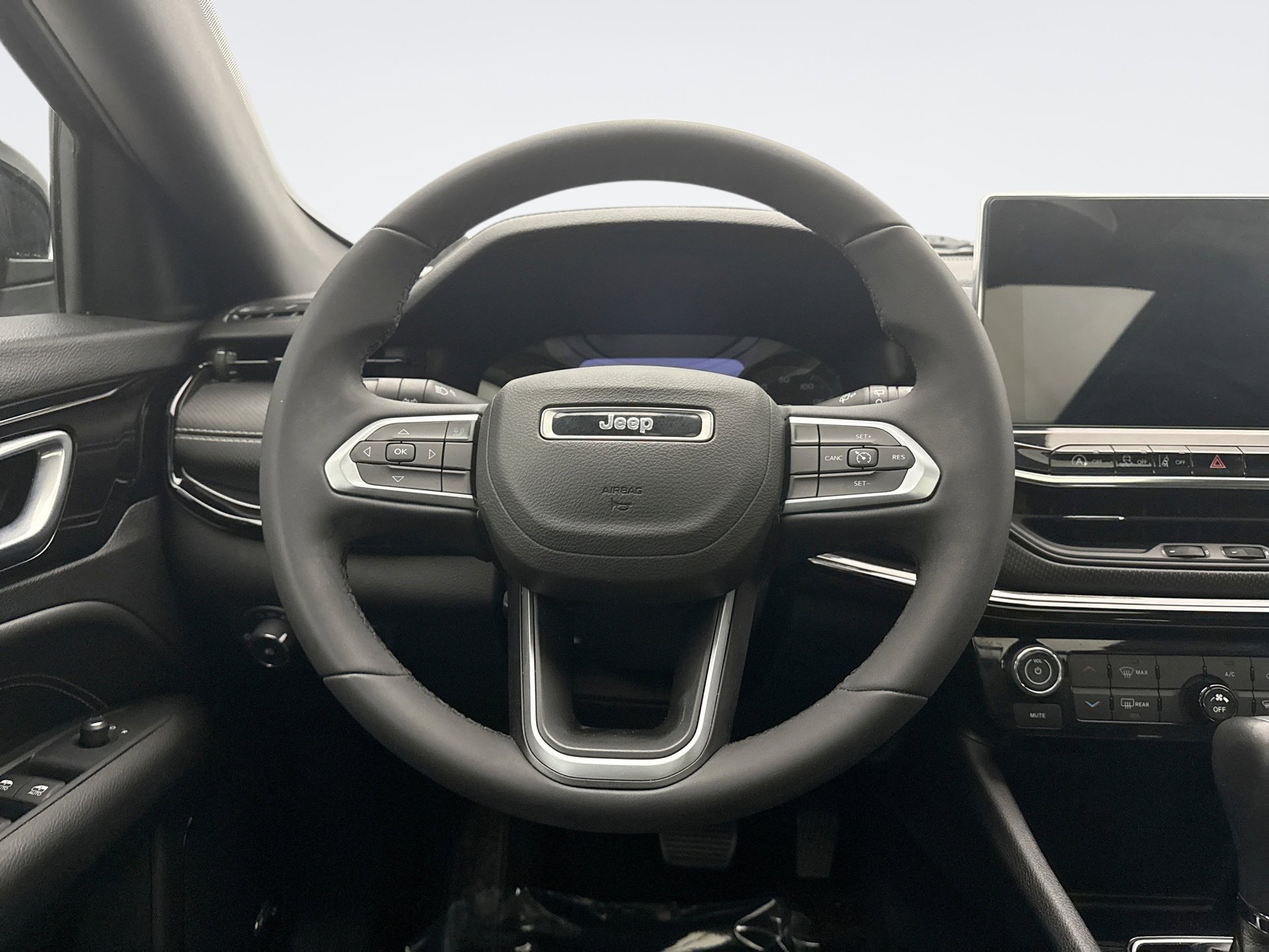 Used 2022 Jeep Compass Latitude w/ Sun and Sound Group image 12