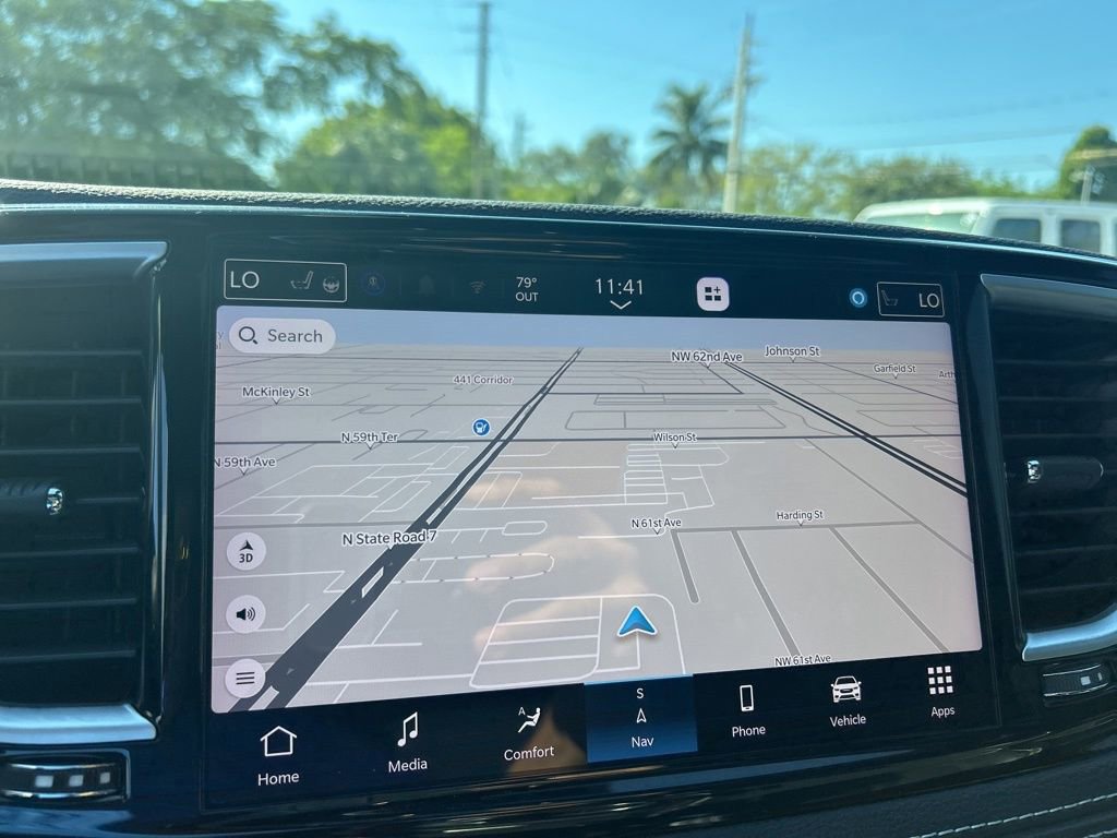 Used 2024 Chrysler Pacifica Limited w/ S Appearance Package image 12