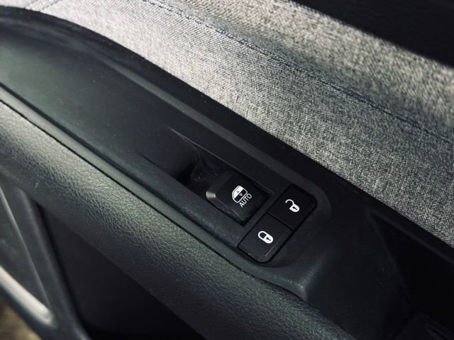 Used 2023 Jeep Compass Latitude image 15