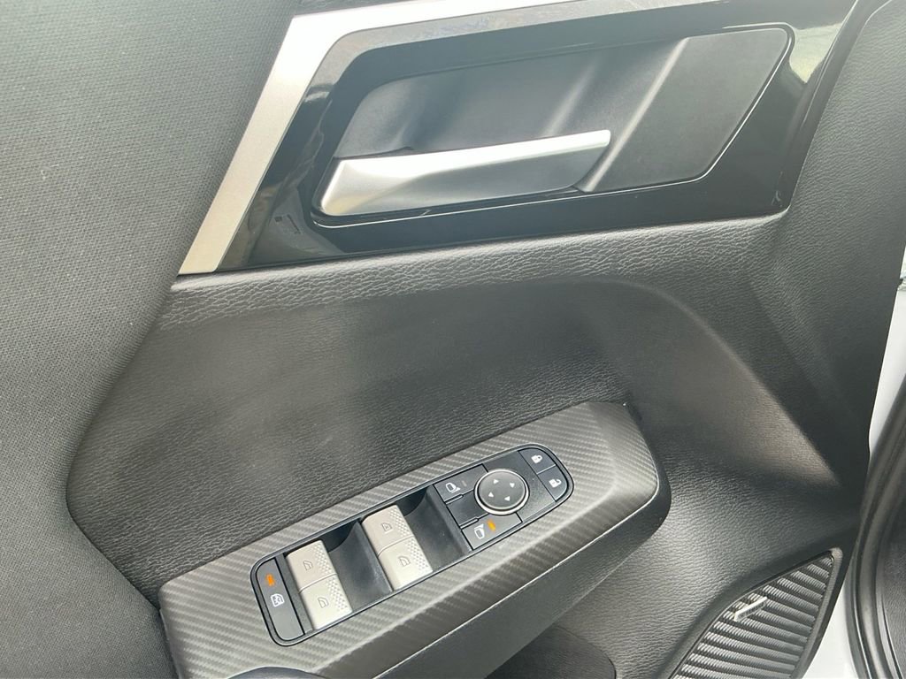 Used 2025 Mitsubishi Outlander ES image 11