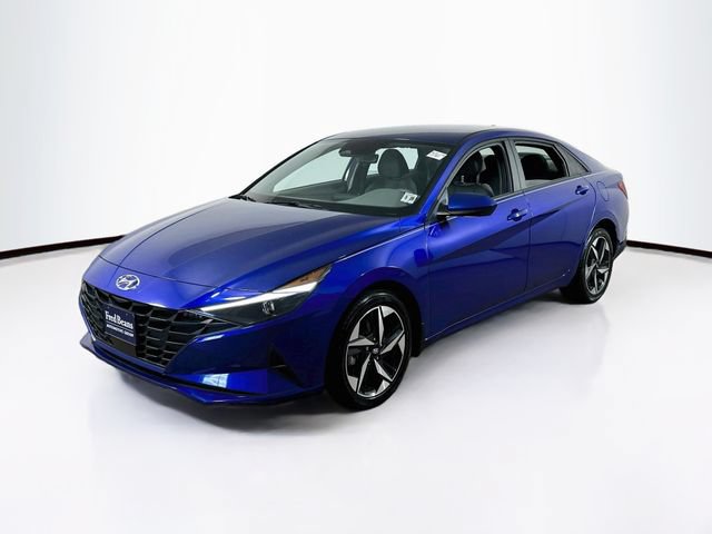 Used 2023 Hyundai Elantra SEL w/ Convenience Package FWD image 3