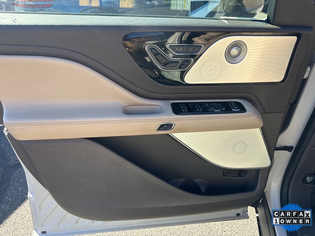 Used 2023 Lincoln Aviator Reserve w/ Equipment Group 201A image 16