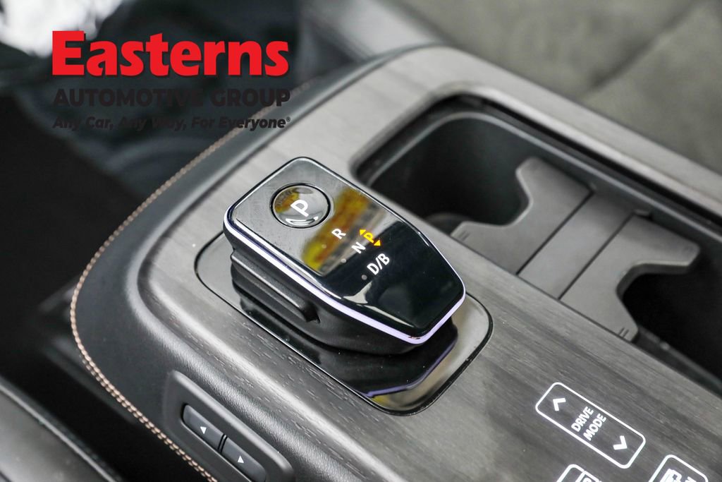 Used 2024 Nissan Ariya FWD image 13