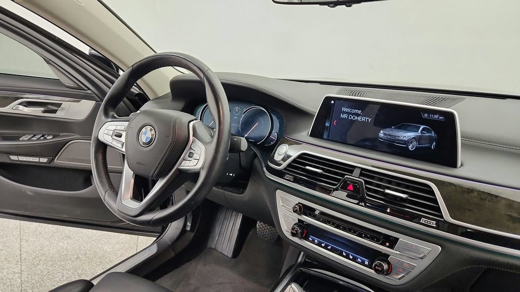 Used 2018 BMW 750i xDrive AWD/4WD image 47