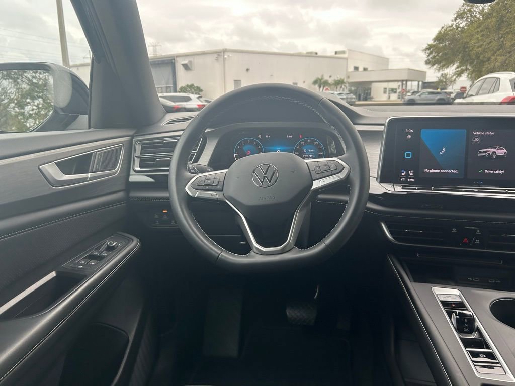 Certified 2024 Volkswagen Atlas Cross Sport SE image 50