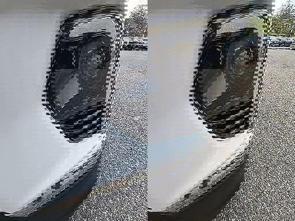 Used 2023 Chevrolet Traverse LT image 66