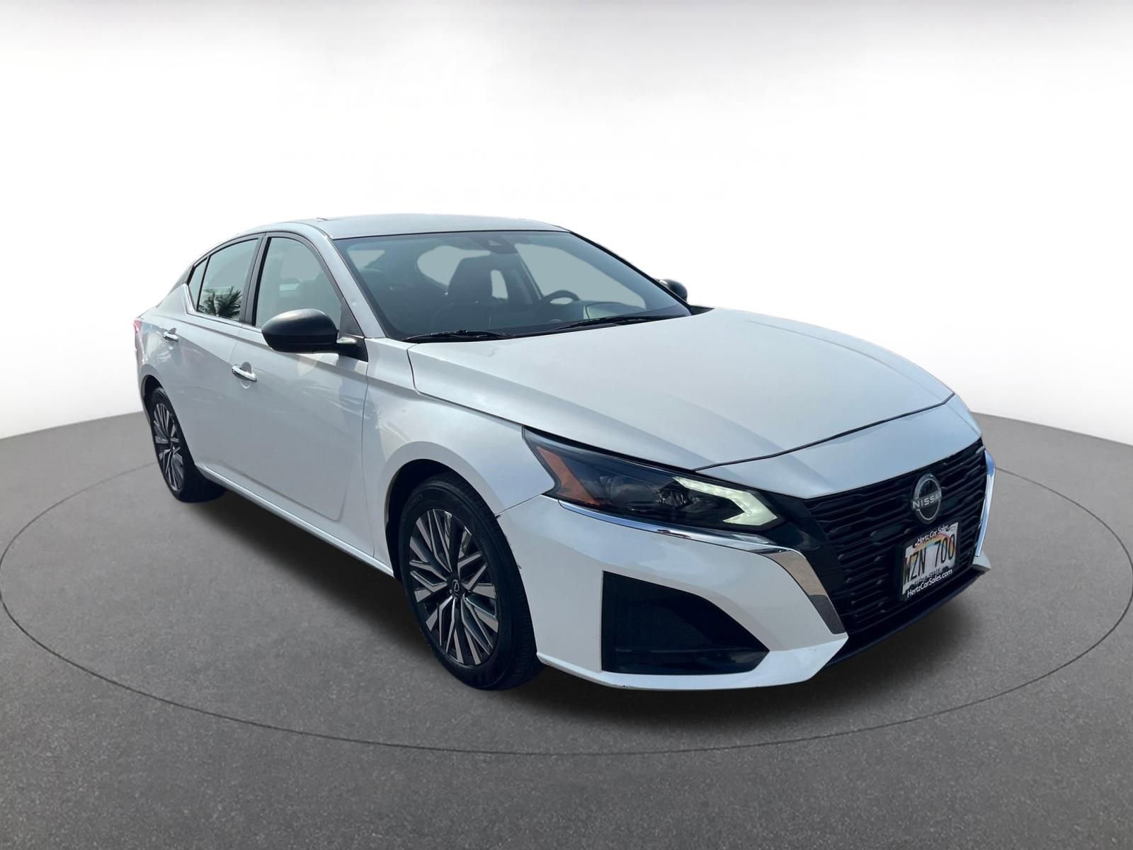 Used 2024 Nissan Altima 2.5 SV image 1