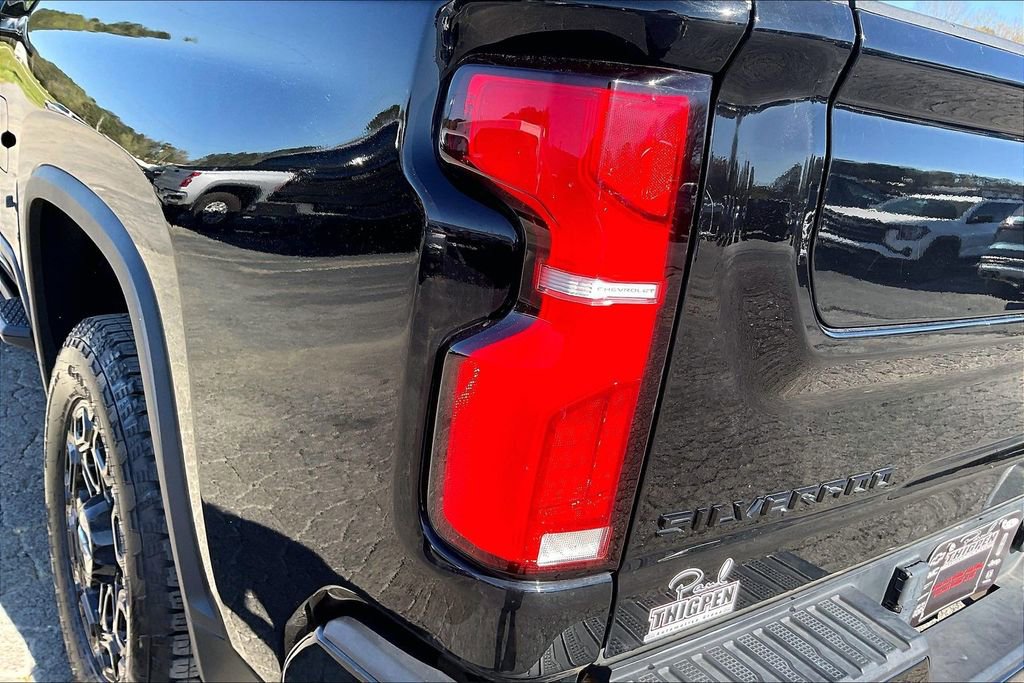 Used 2024 Chevrolet Silverado 2500 High Country w/ High Country Premium Package AWD/4WD image 24