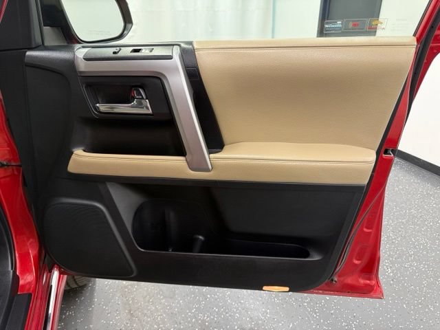 Used 2016 Toyota 4Runner Limited AWD/4WD image 8