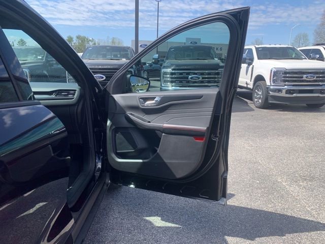 Certified 2023 Ford Escape ST-Line Elite w/ Premium Technology Package AWD/4WD image 14