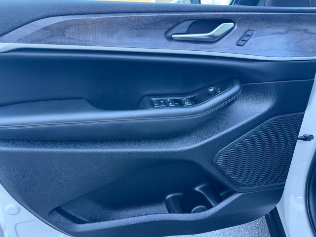 Used 2024 Jeep Grand Cherokee Limited image 15