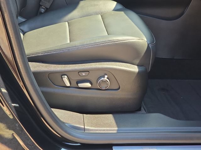 Used 2024 Cadillac XT4 Premium Luxury AWD/4WD image 17