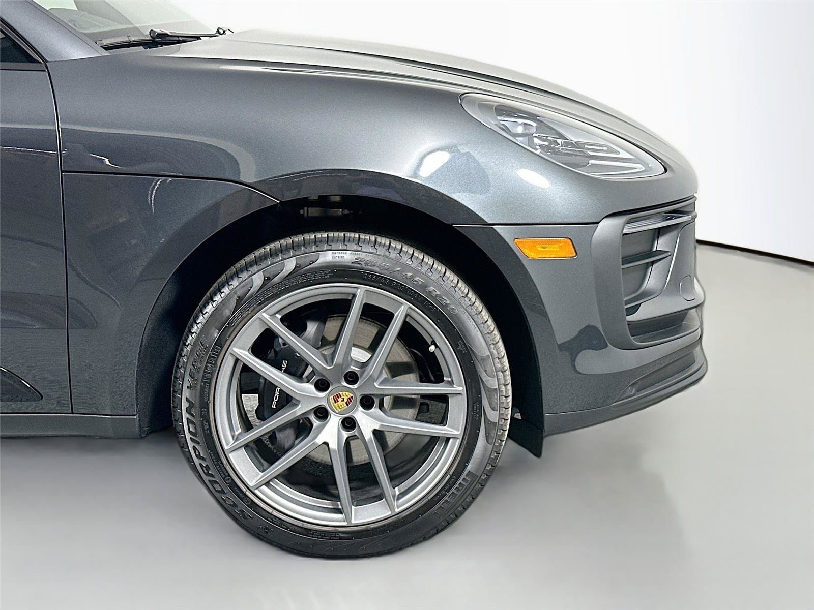 Certified 2025 Porsche Macan AWD/4WD image 14