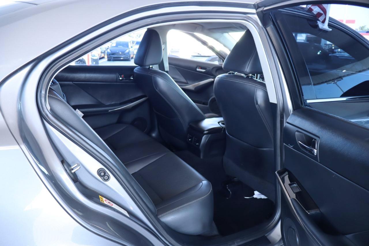Used 2016 Lexus IS 200t RWD image 33
