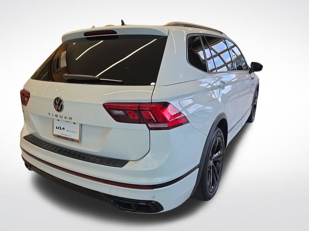 Used 2024 Volkswagen Tiguan SE R-Line w/ MDO Package, Three-Row FWD image 7