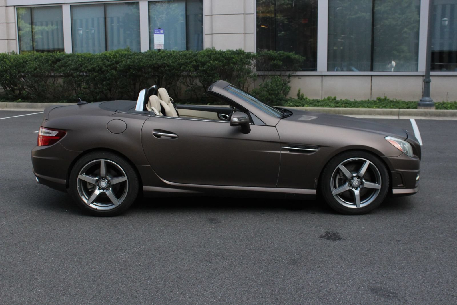 Used 2015 Mercedes-Benz SLK 350 w/ Multimedia Package image 6