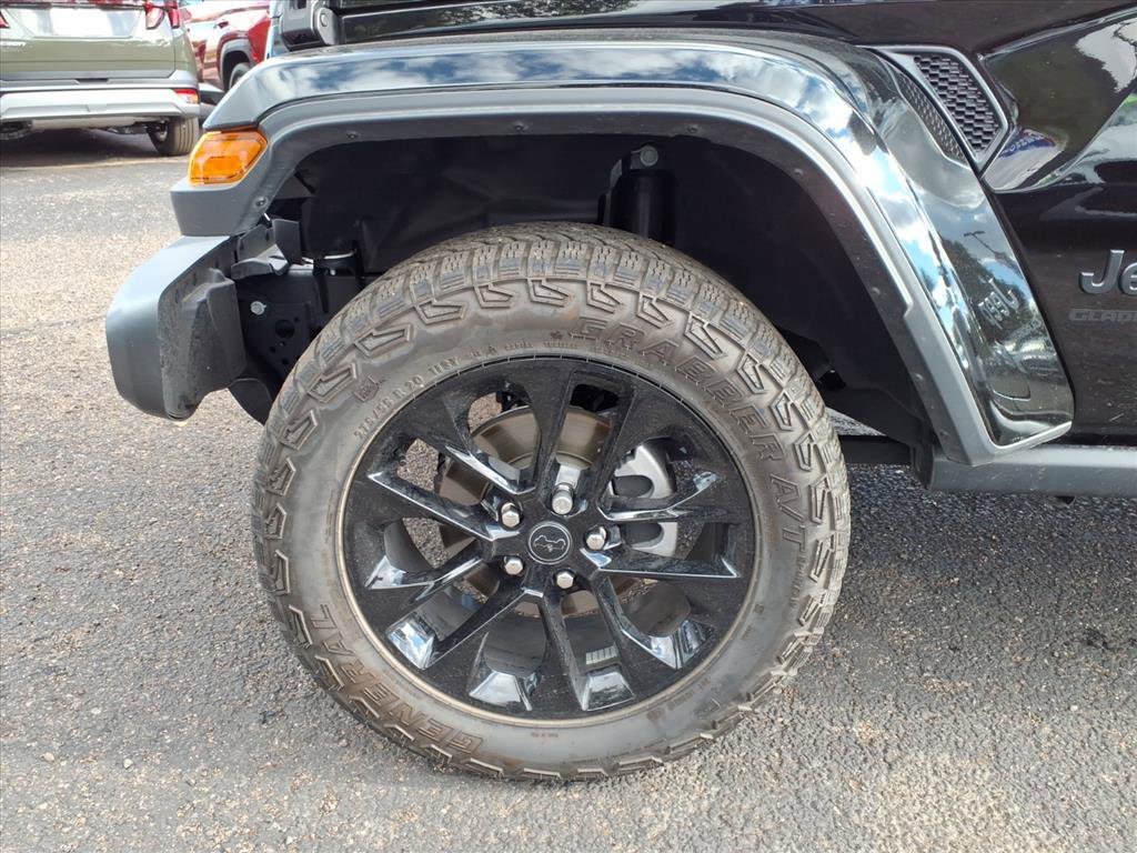 Used 2025 Jeep Gladiator Sport image 9