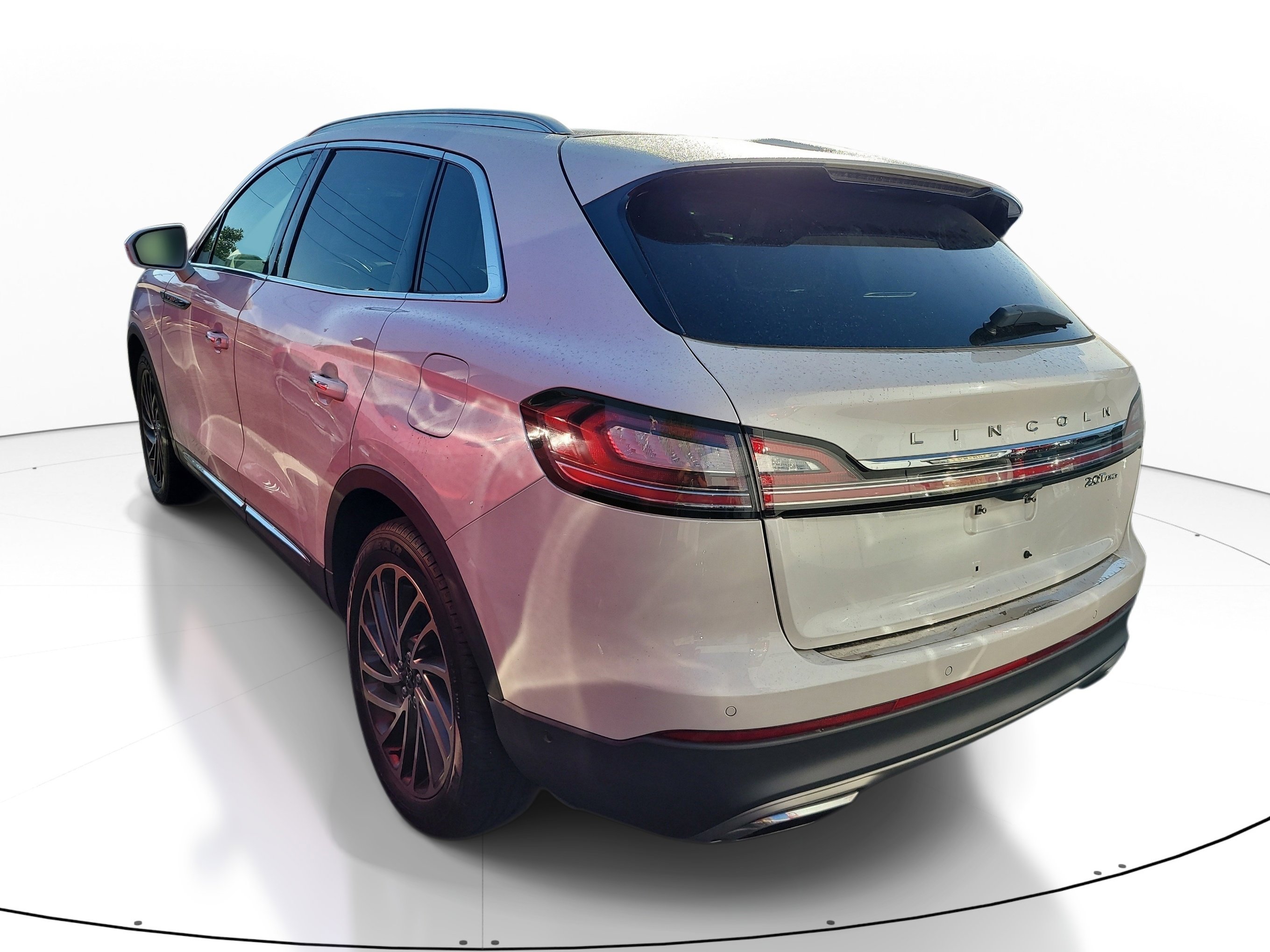 Used 2019 Lincoln Nautilus Reserve image 6