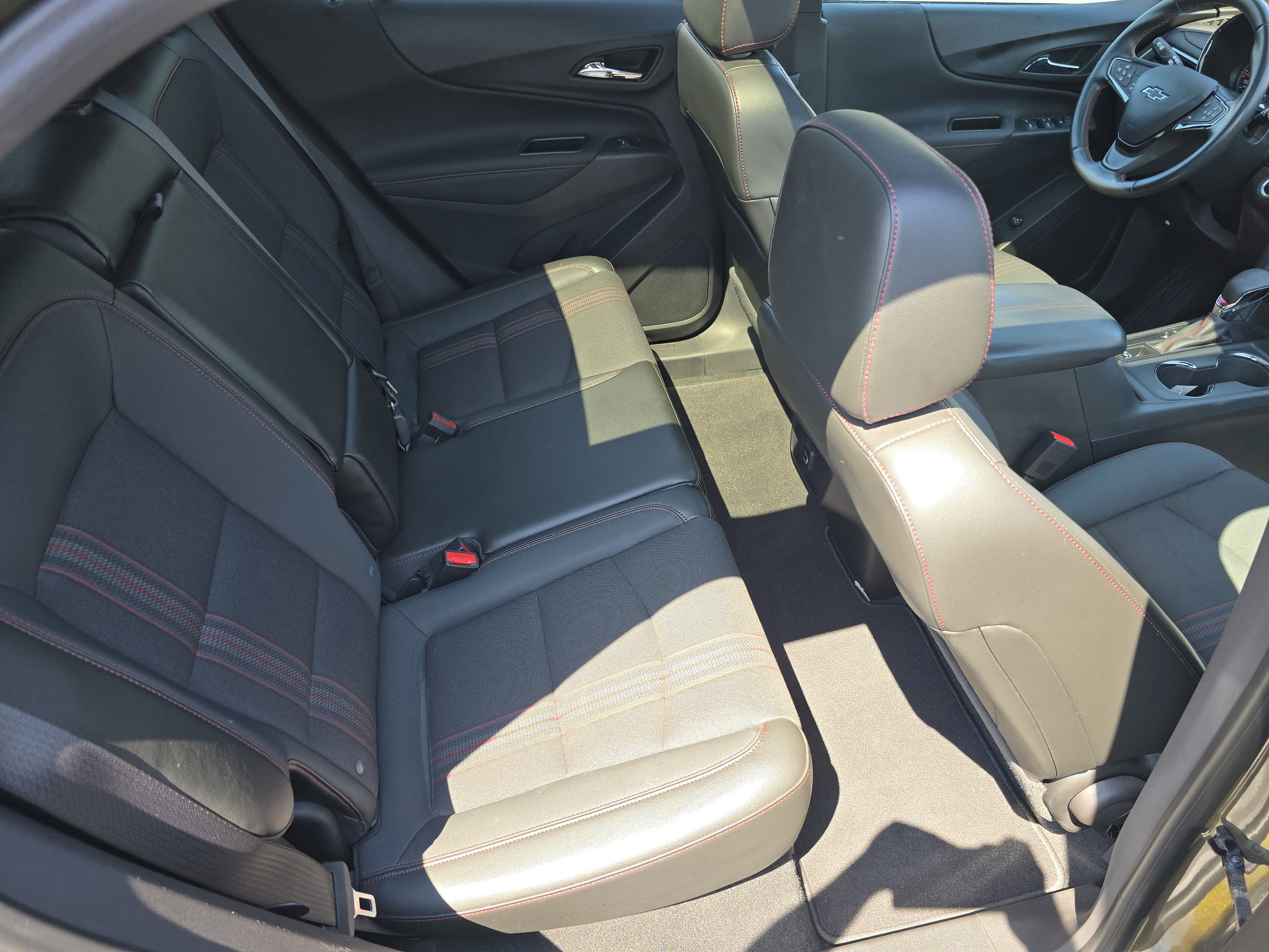 Used 2023 Chevrolet Equinox RS FWD image 21