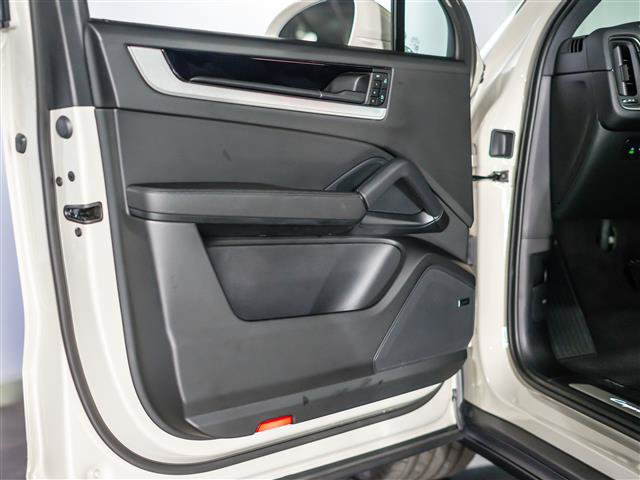 Certified 2026 Porsche Cayenne AWD/4WD image 22