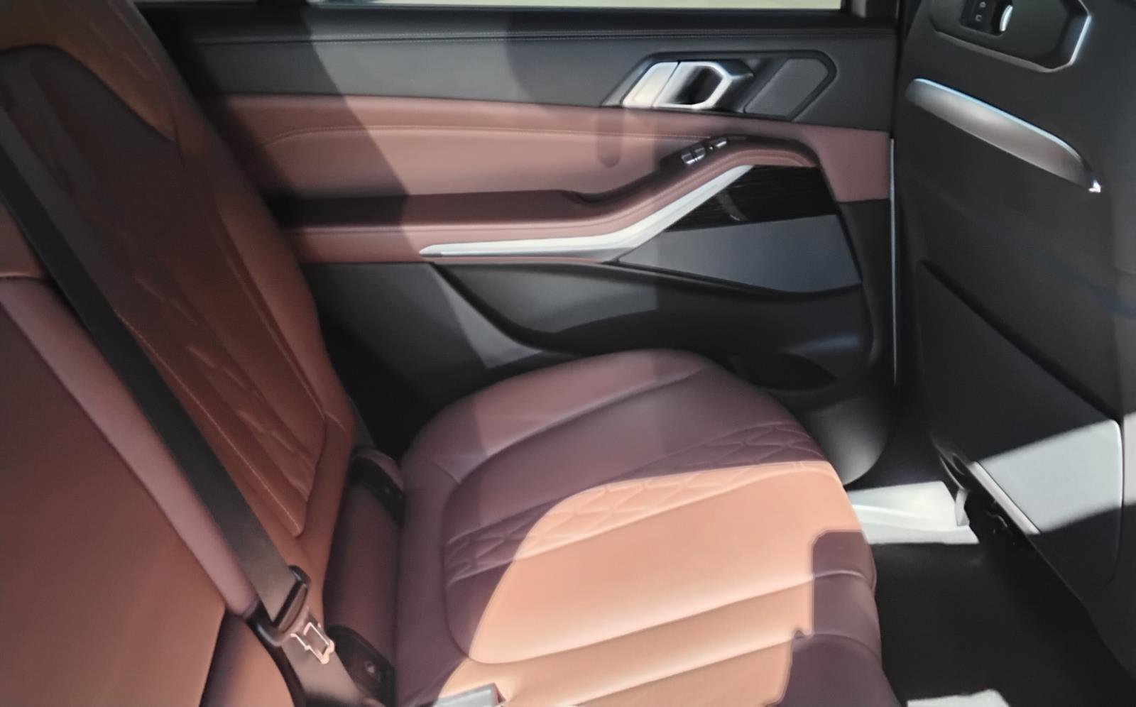 Used 2023 BMW X7 M60i w/ Executive Package image 24