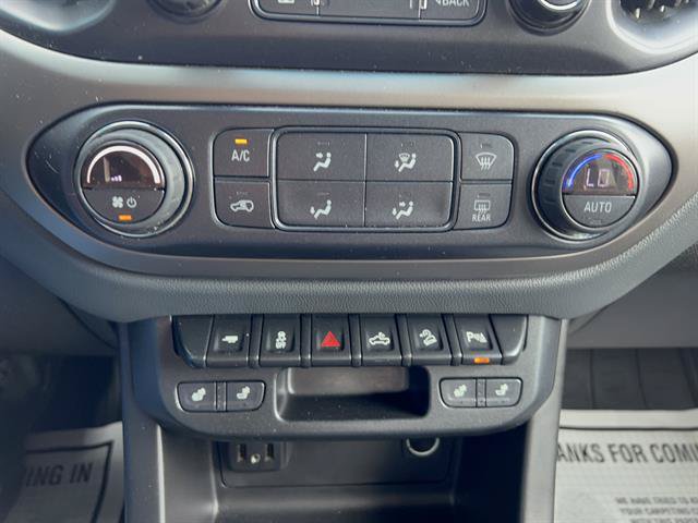 Used 2019 Chevrolet Colorado Z71 AWD/4WD image 22