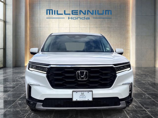 Used 2025 Honda Pilot EX-L image 8