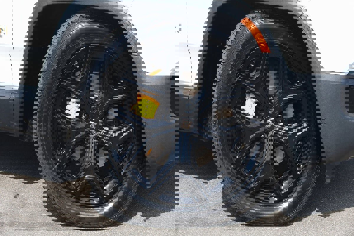 Used 2022 Rivian R1T Adventure image 18