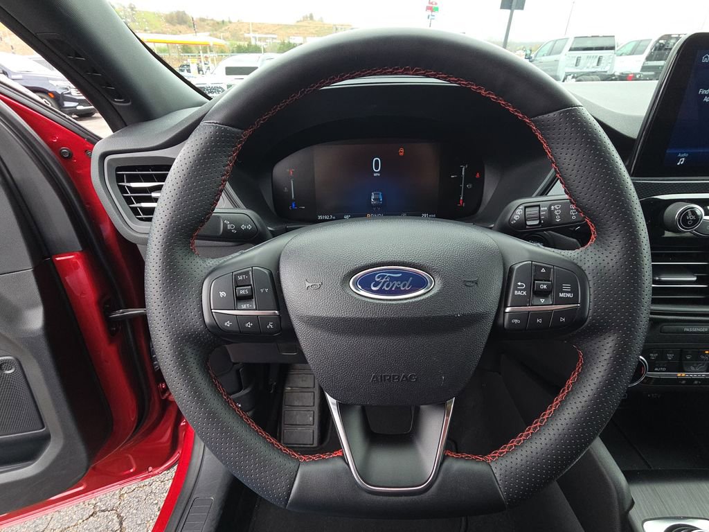 Used 2025 Ford Escape ST-Line Select AWD/4WD image 17