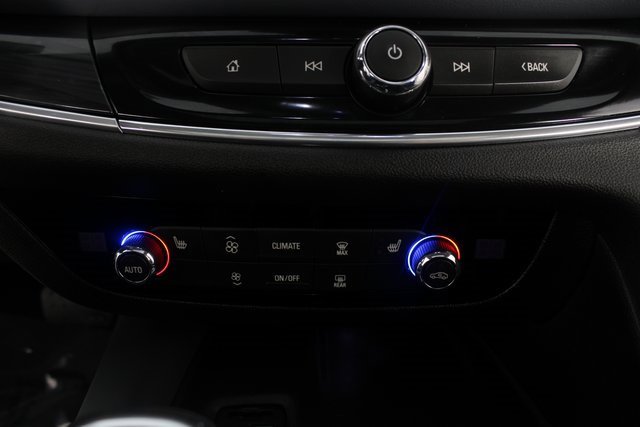 Used 2020 Buick Enclave Essence w/ LPO, Luxury Package image 6