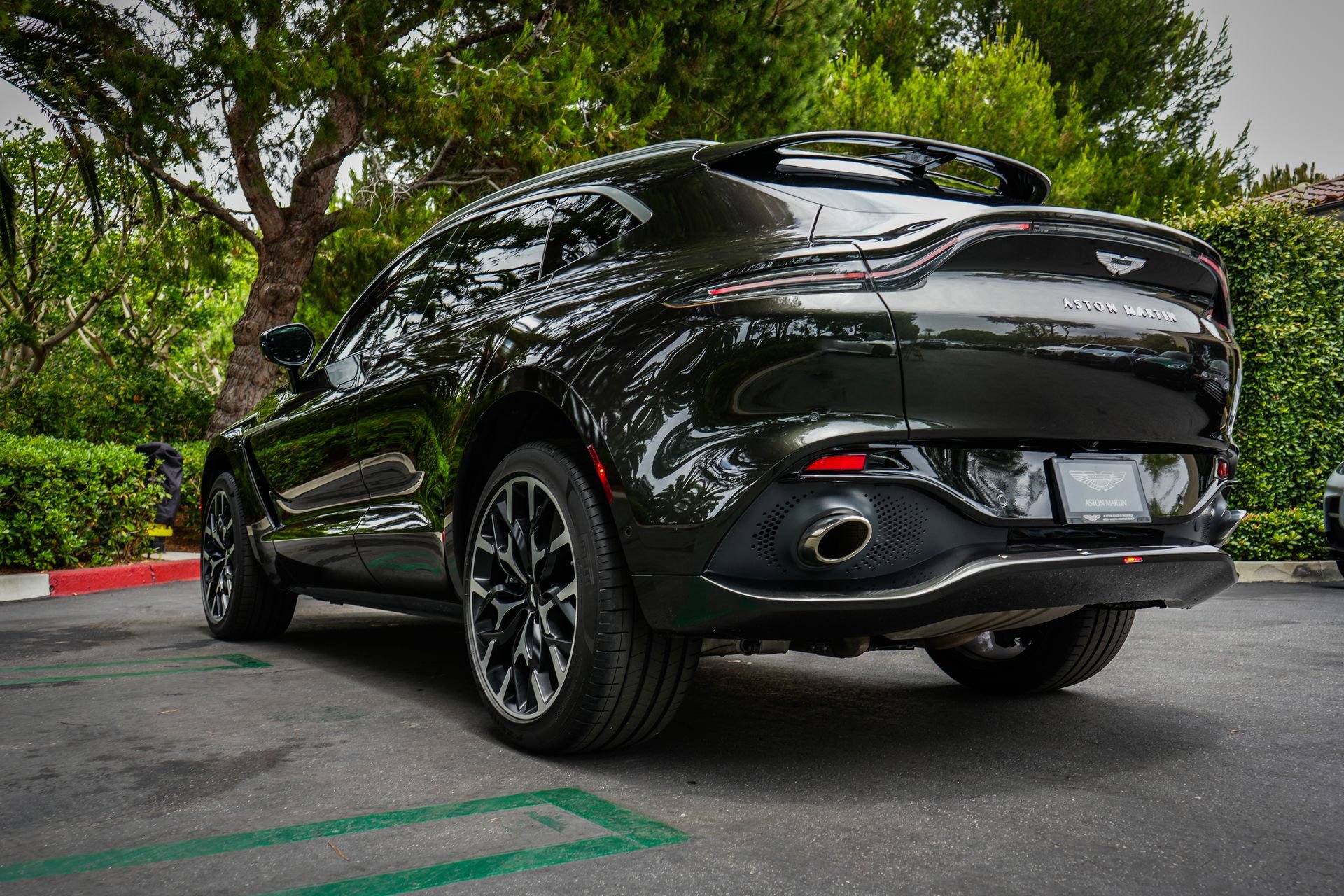 Used 2022 Aston Martin DBX AWD/4WD image 33
