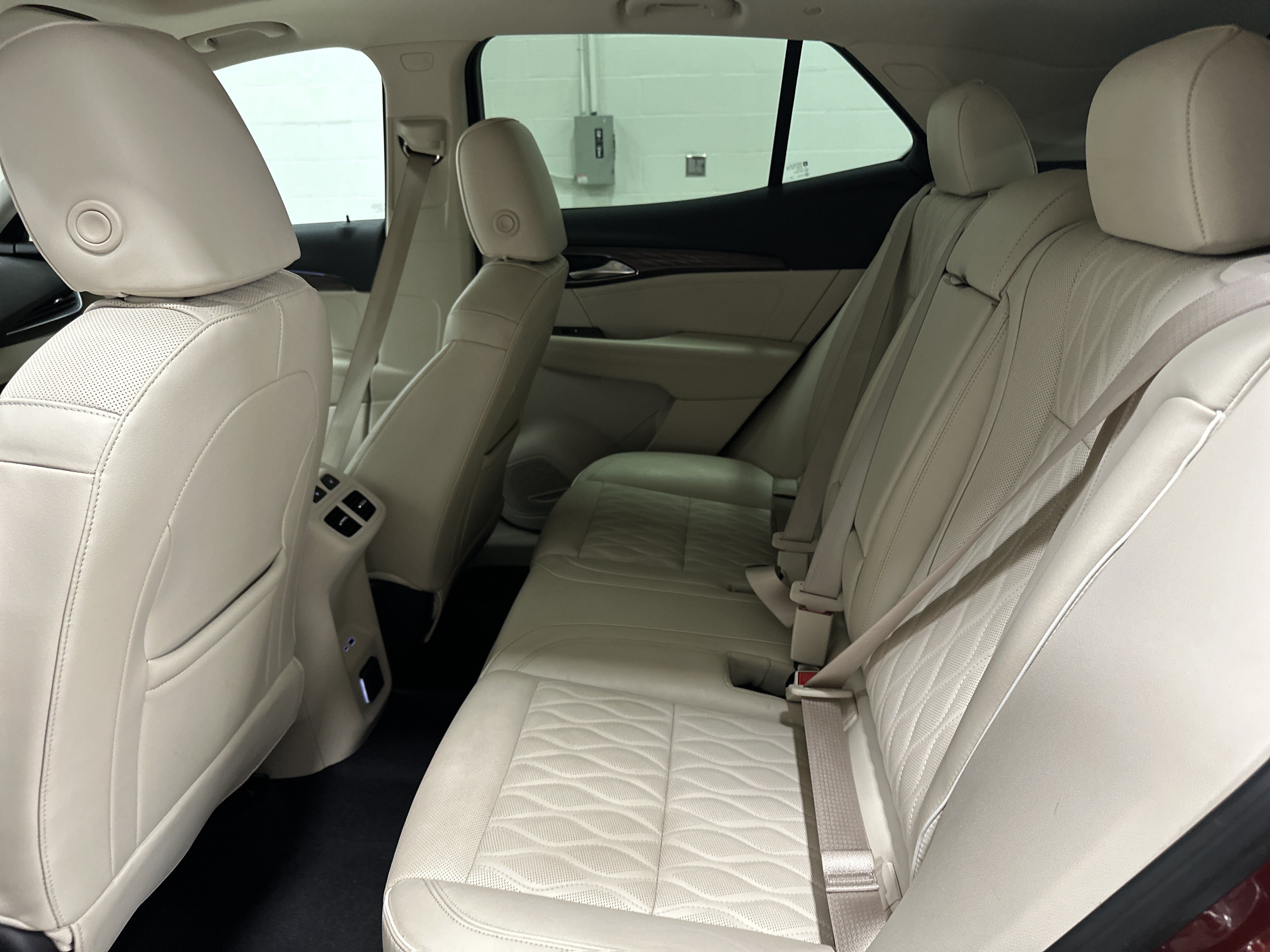 Used 2021 Buick Envision Avenir AWD/4WD image 31